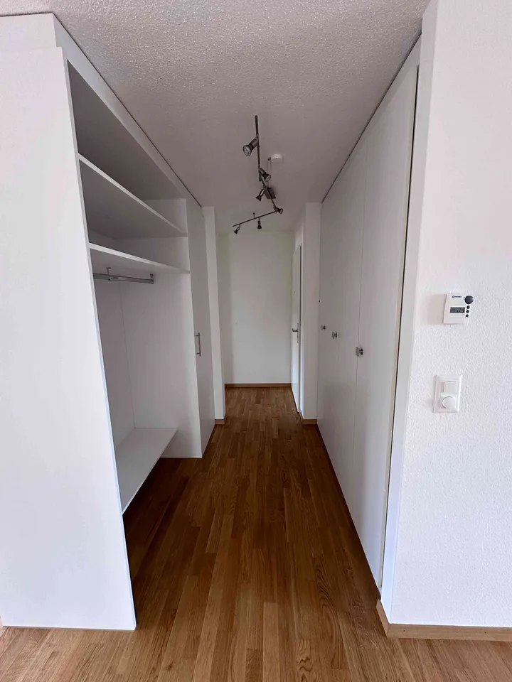 Grosszügige 4.5-Zimmer-Wohnung mit Balkon in ruhiger Lage in Seuzach – Foto 4 von 13