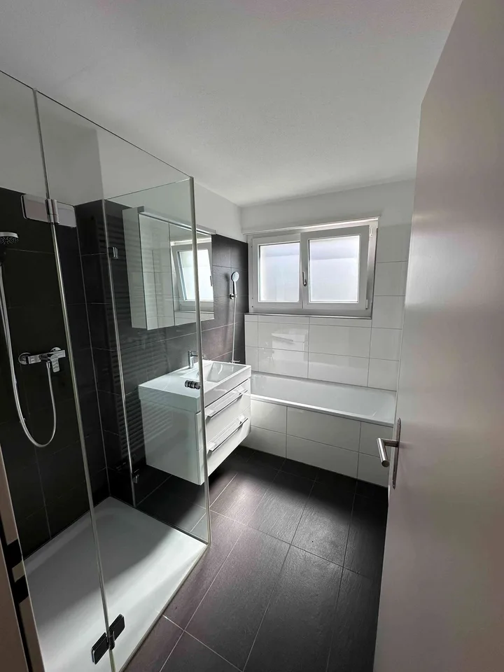 Grosszügige 4.5-Zimmer-Wohnung mit Balkon in ruhiger Lage in Seuzach – Foto 6 von 13