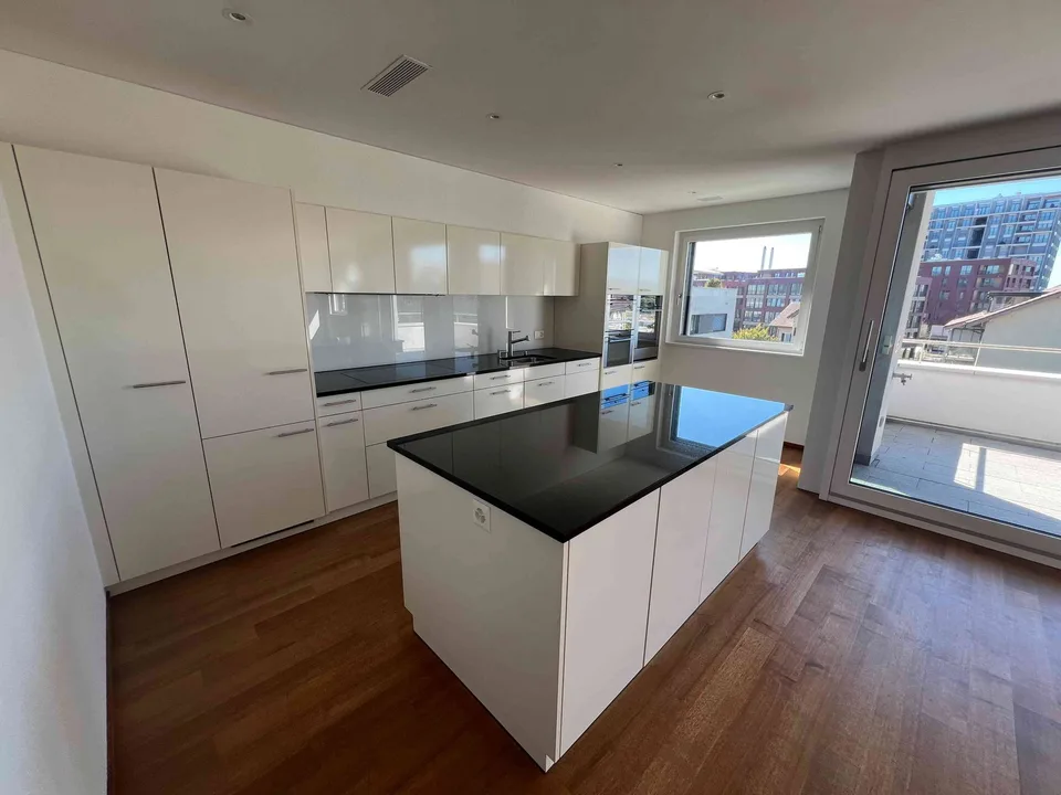 Grosszügige 4.5-Zimmer-Wohnung – foto 2 di 12