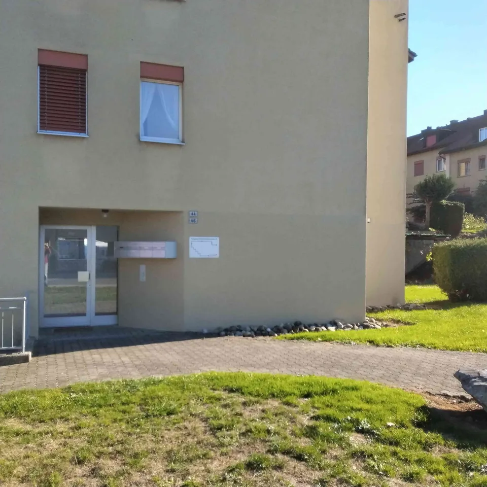 Schön renovierte 4 ½-Zi- Erdgeschosswohnung – Foto 2 von 13