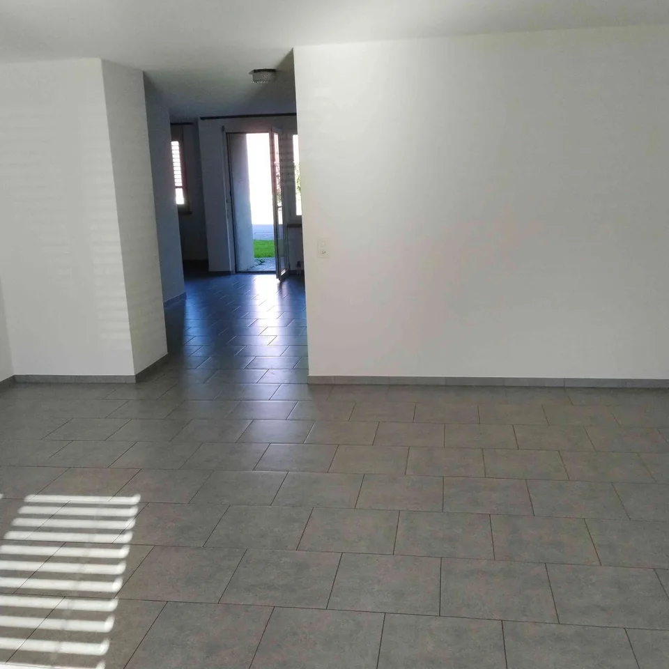 Schön renovierte 4 ½-Zi- Erdgeschosswohnung – Foto 5 von 13