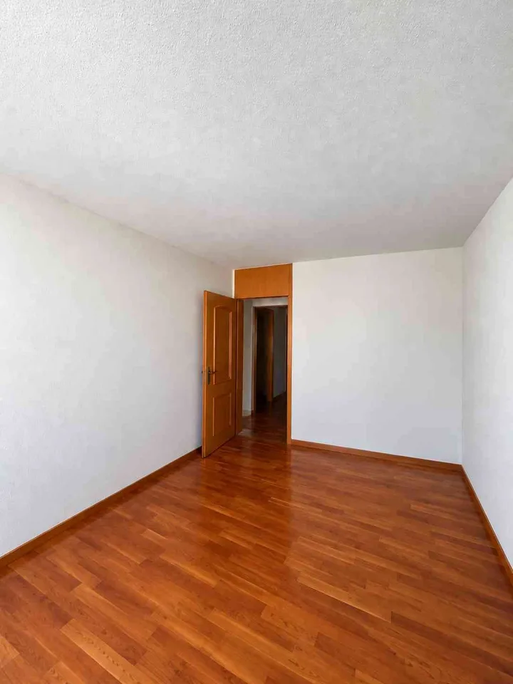 4.5-Zimmer-Wohnung in Visp zu vermieten – hell, grosszügig und zentral – Foto 6 von 13