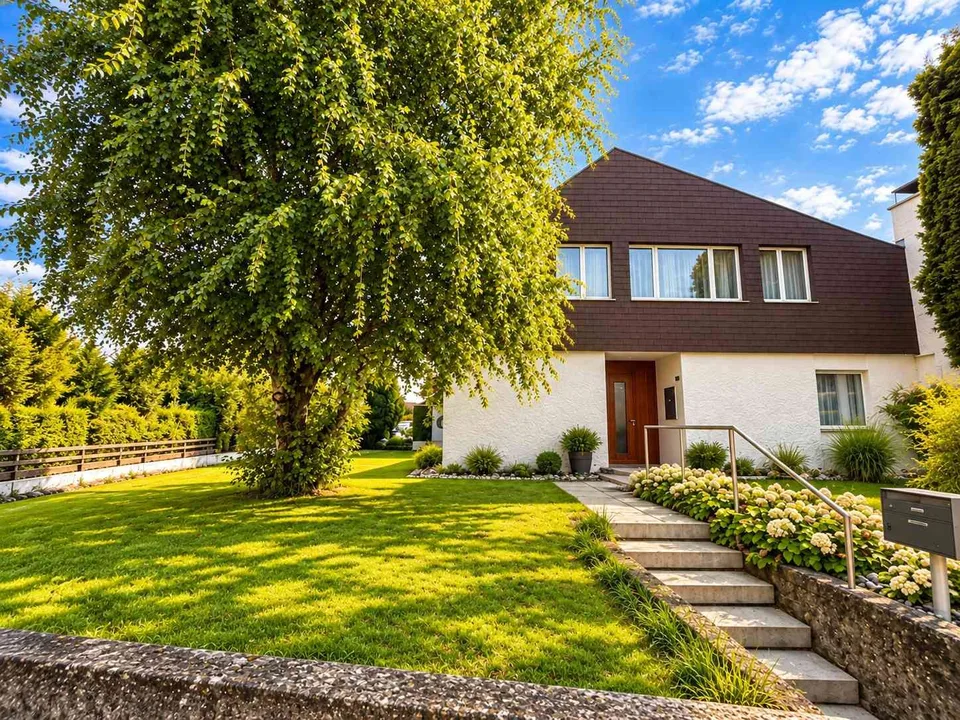 Einfamilienhaus mit Pool & Umbaupotenzial – 890 m² in Steinach – Foto 2 von 13