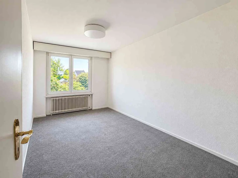 Einfamilienhaus mit Pool & Umbaupotenzial – 890 m² in Steinach – Foto 10 von 13
