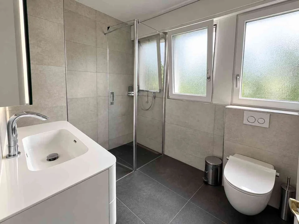 Einfamilienhaus mit Pool & Umbaupotenzial – 890 m² in Steinach – Foto 4 von 13