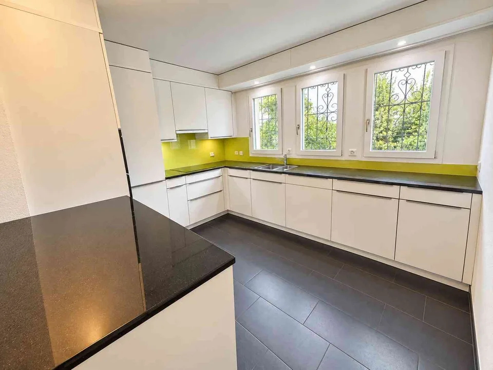 Einfamilienhaus mit Pool & Umbaupotenzial – 890 m² in Steinach – Foto 8 von 13