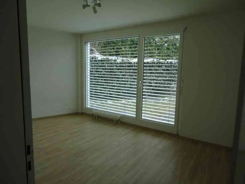 Helle und grosszügige 3.5-Zimmer-Gartenwohnung im Zentrum von Meilen – Foto 6 von 10