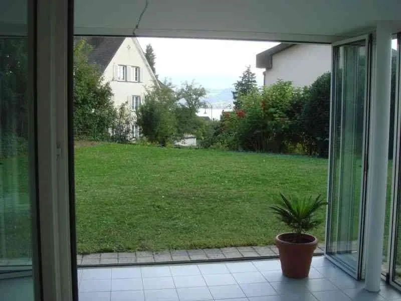 Helle und grosszügige 3.5-Zimmer-Gartenwohnung im Zentrum von Meilen – Foto 7 von 10