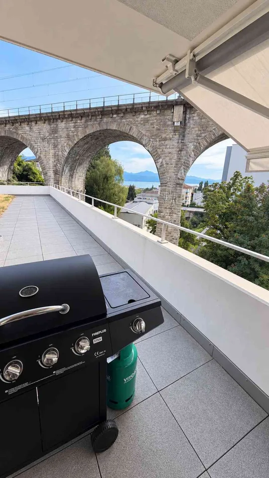 Attique 3,5 pièces à Paudex - grande terrasse, jardin, vue lac, – Foto 12 von 13