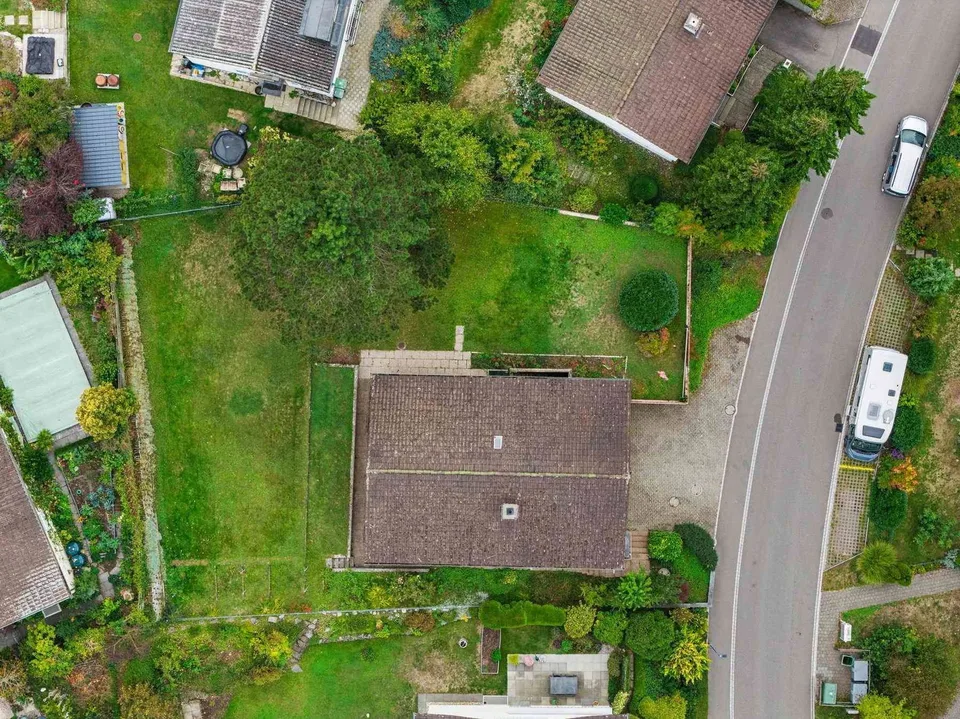 Sonnenplatz mit Weitblick – freistehendes EFH auf 821 m² Land – photo 4 of 13