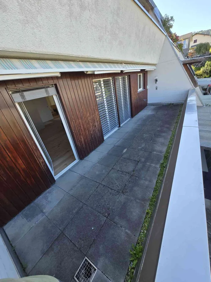 Hochwertig renovierte 4,5 Zimmer-Wohnung im Eigentumsstandard – photo 3 sur 10
