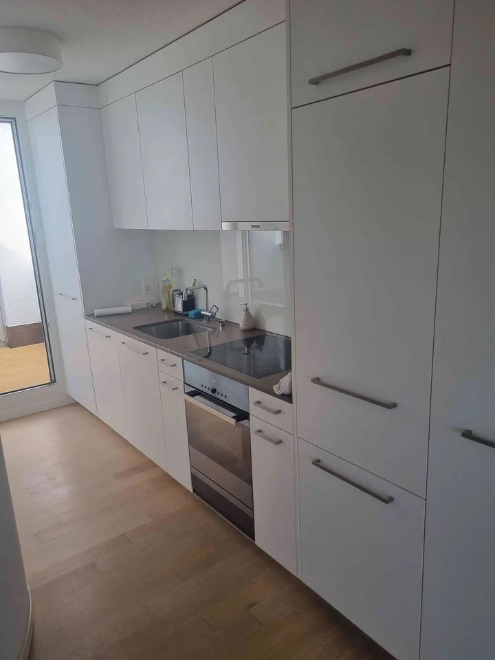 Furnished 2.5-room maisonette in Cham. fixed term to Sept 2027 – Foto 4 von 11