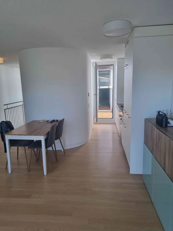 Furnished 2.5-room maisonette in Cham. fixed term to Sept 2027 – Foto 5 von 11