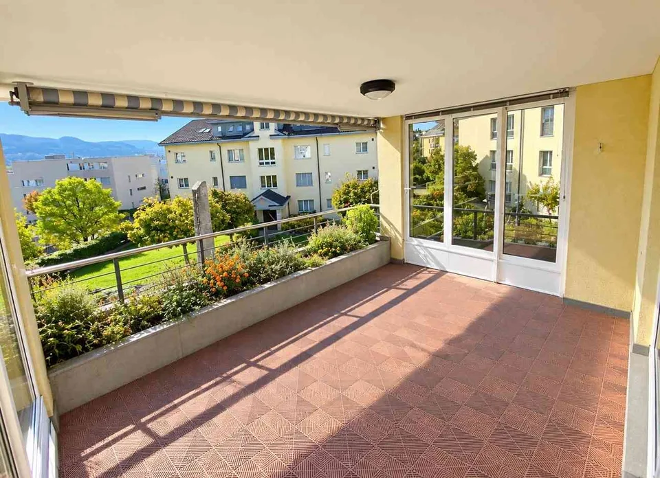 4.5-Zimmer-Wohnung mit Cheminée, grossem Balkon & Bergsicht – Foto 12 von 12
