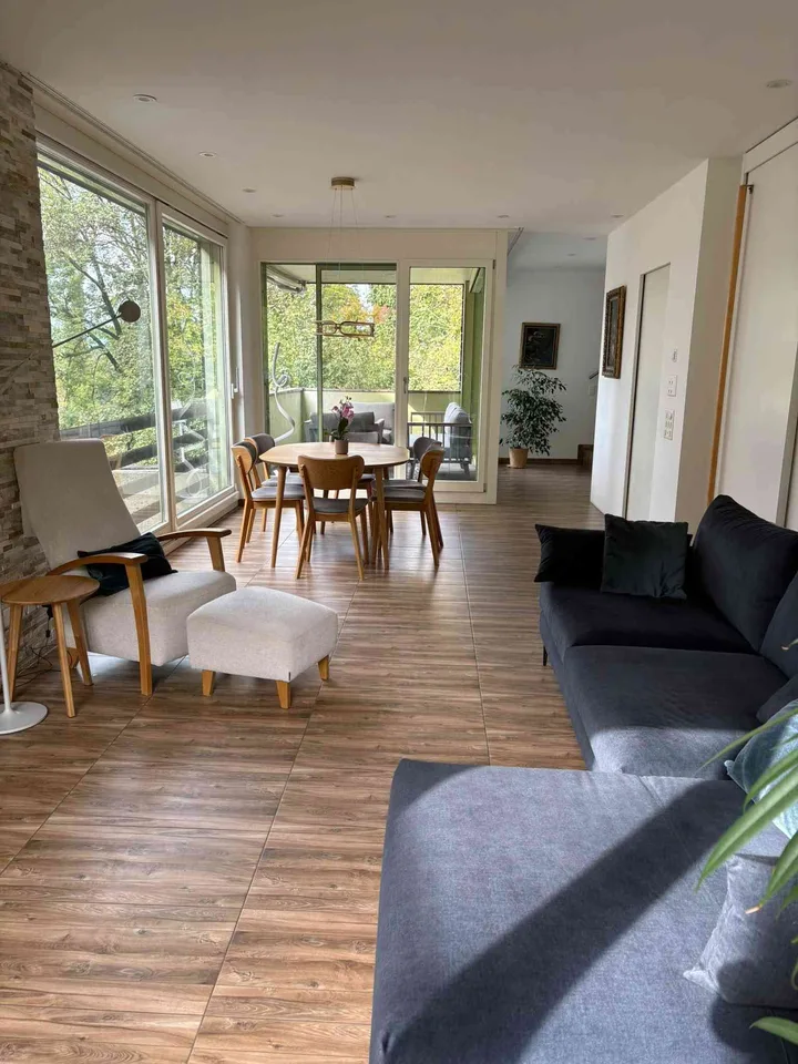 Freistehendes 5.5-Zimmer-Einfamilienhaus mit Seesicht & 3 Parkplätzen – Foto 1 von 31