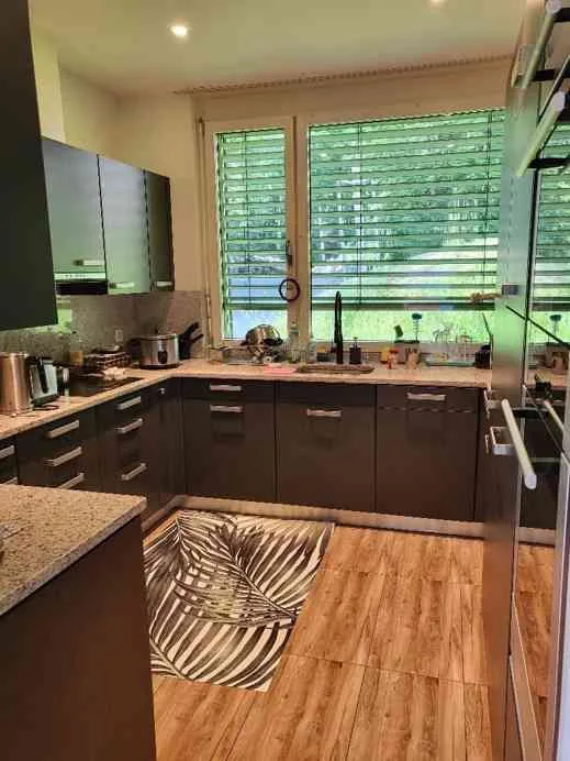 Freistehendes 5.5-Zimmer-Einfamilienhaus mit Seesicht & 3 Parkplätzen – Foto 8 von 31