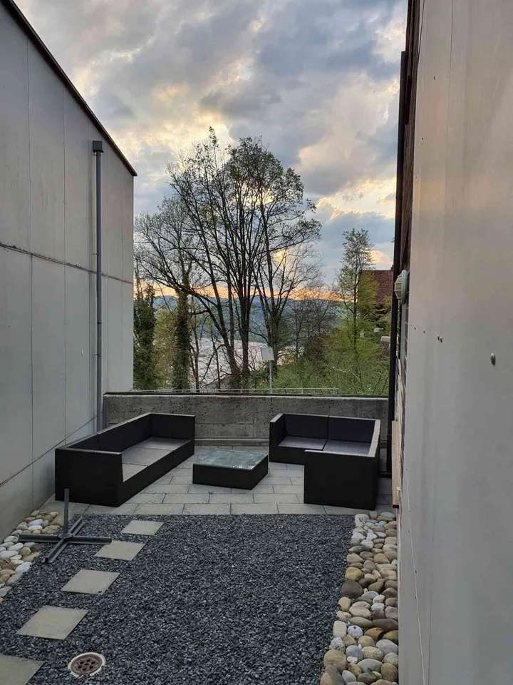 Freistehendes 5.5-Zimmer-Einfamilienhaus mit Seesicht & 3 Parkplätzen – Foto 10 von 31