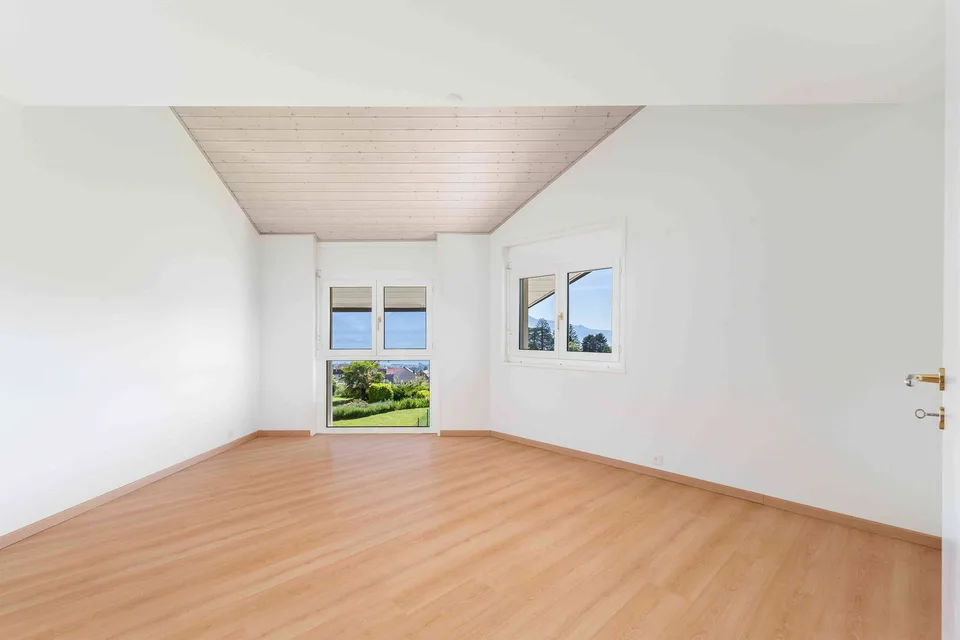Doppolvilla mit atemberaubendem Blick auf den See und die Alpen – Foto 11 von 12