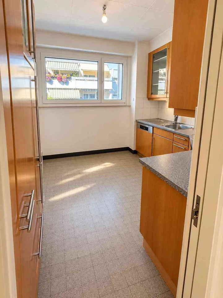 Frisch renovierte 5-Zimmer-Familienwohnung in Binningen – Foto 6 von 11