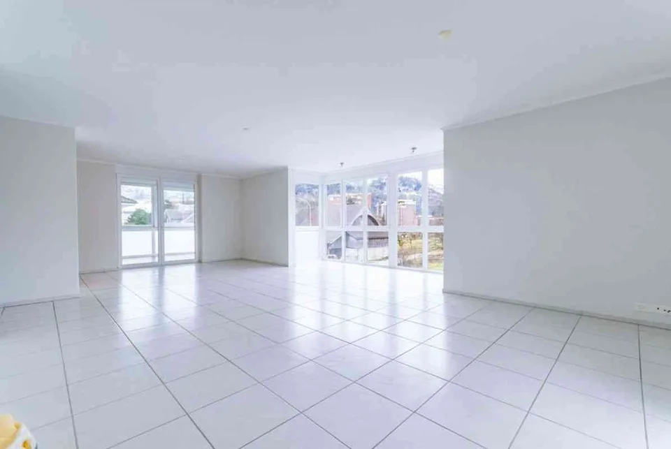 Grosszügige 5.5-Zimmer-Wohnung an zentraler Lage in Stansstad – photo 1 sur 10