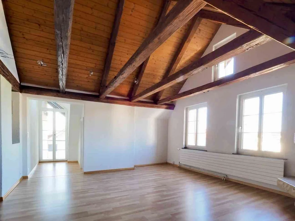 Charmante 2.5-Zimmer-Dachwohnung mit Balkon - Nachmieter gesucht – foto 6 di 12