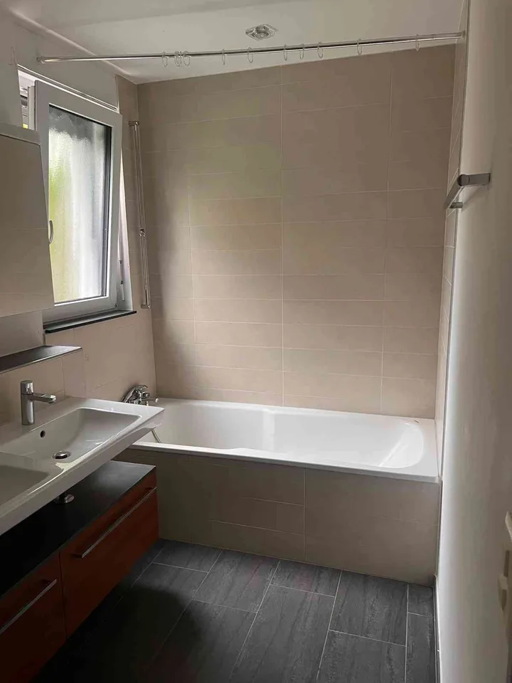 Moderne 4.5 Zimmer EG Gartenwohnung im 3-Familienhaus – Foto 8 von 12