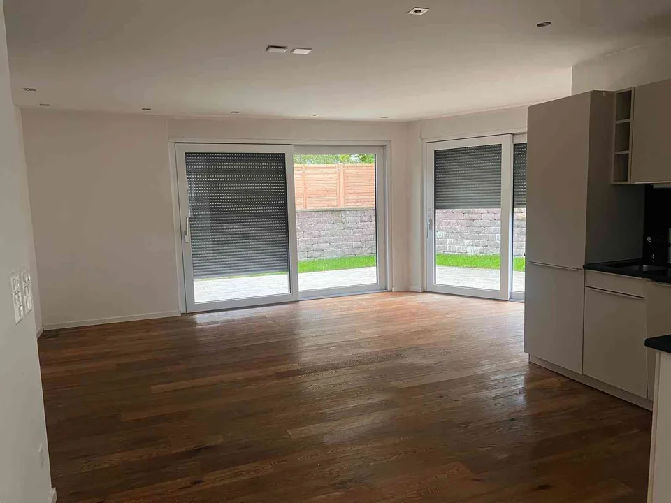 Moderne 4.5 Zimmer EG Gartenwohnung im 3-Familienhaus – Foto 5 von 12
