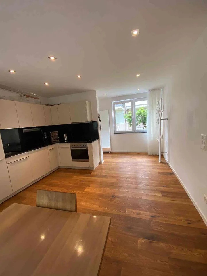 Moderne 4.5 Zimmer EG Gartenwohnung im 3-Familienhaus – Foto 4 von 12
