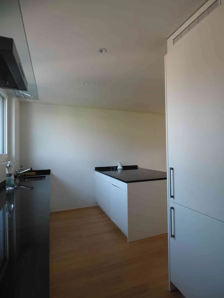 Grosse, stilvolle 2.5 ZW mit Terrasse und Dispo-Raum. – Foto 8 von 11