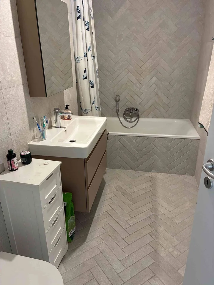Très bel appartement de 4.5 p avec grand balcon – Foto 8 von 8
