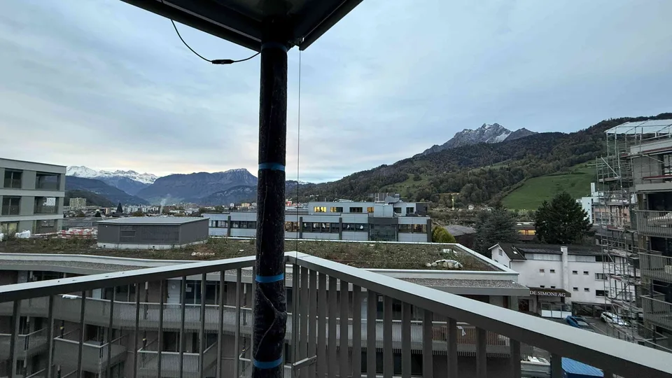 3½-Zimmer-Wohnung im 6. OG mit Balkon (Erstbezug) – Foto 3 von 9