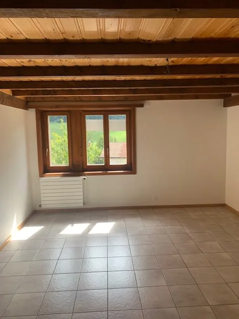 2126 Les Verrières/NE Magnifique ferme rénovée de 3 appartements