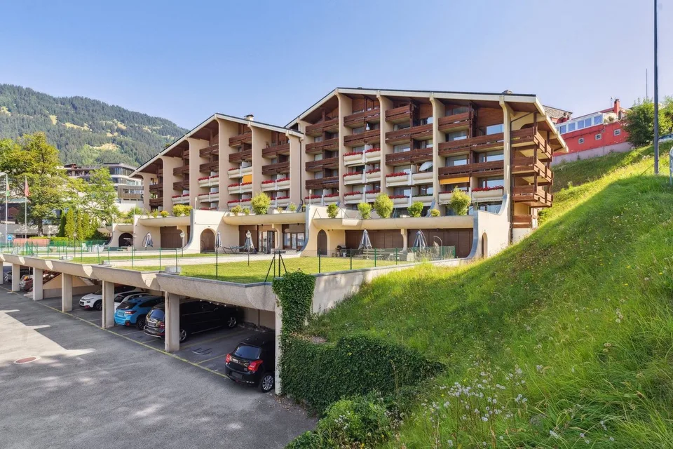 Splendide double appartement rénové avec piscine intérieure