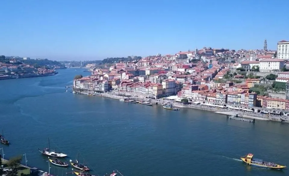 Magnifique projet au centre de Porto dans une zone classée au patrimoine mondial de l'UNESCO.
