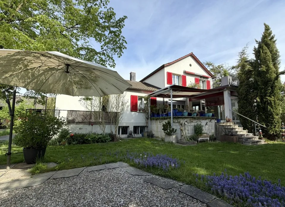 Sehr gepflegtes und renoviertes 6 1/2 Zimmer - Einfamilienhaus zu verkaufen Kopie