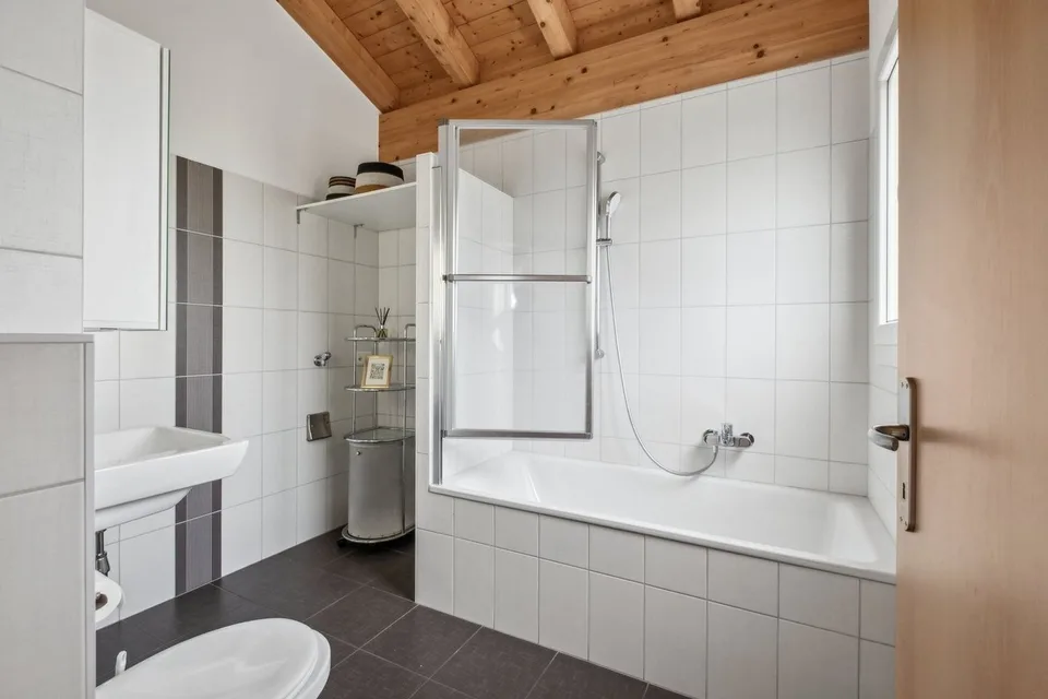 Dachgeschoss mit schöner Deckenhöhe. – Foto 7 von 9