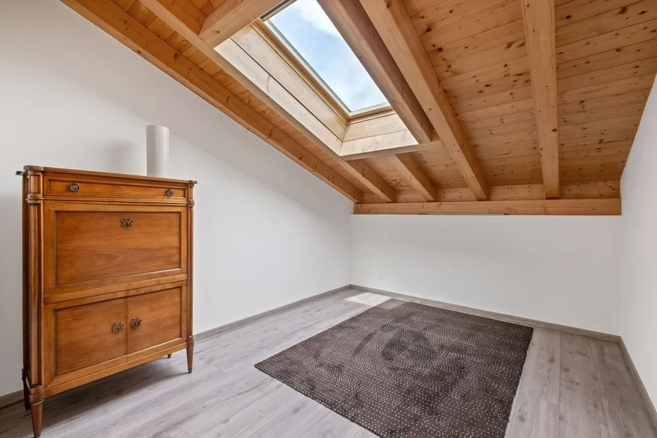 Dachgeschoss mit schöner Deckenhöhe. – Foto 9 von 9