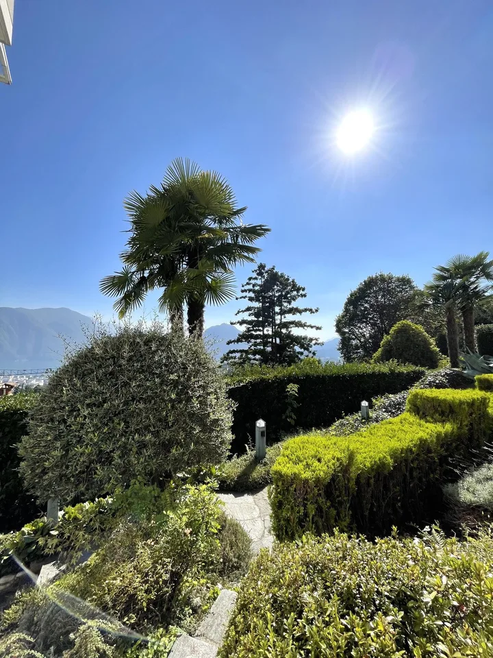 Appartamento di pregio su tre livelli con piscina condominiale – foto 22 di 23