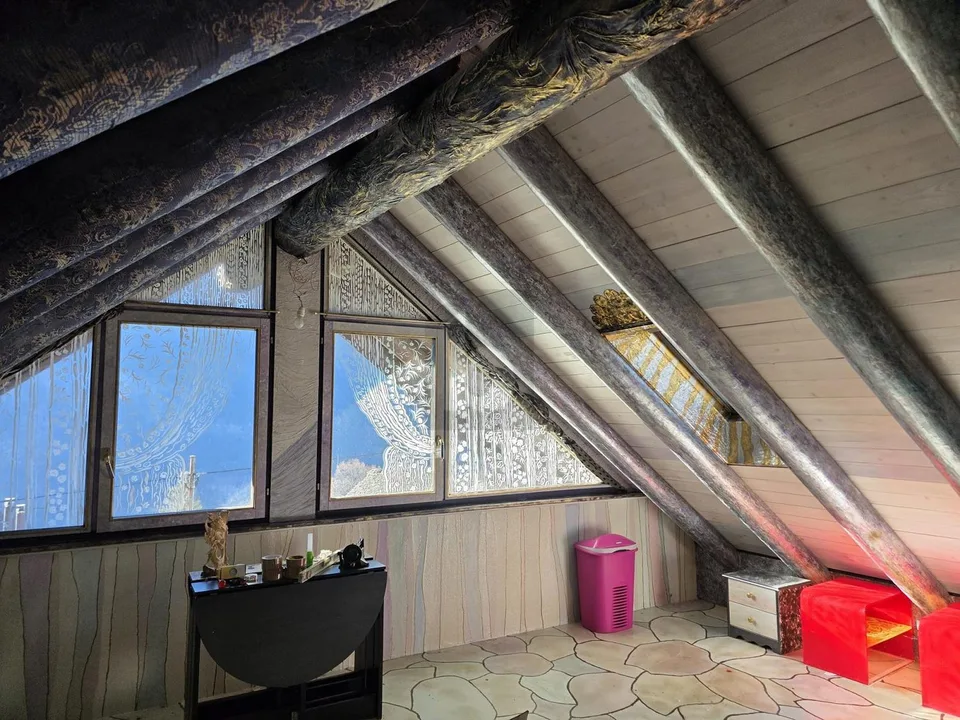 Espaceux et ensoleillé avec vue