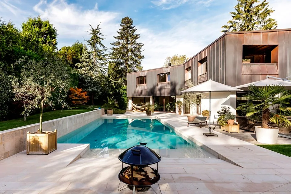 Eleganza contemporanea nel cuore di Conches – foto 13 di 13