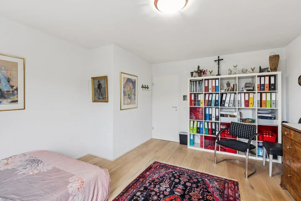 Schönes Einfamilienhaus mit großem Garten und Jacuzzi – Foto 8 von 13