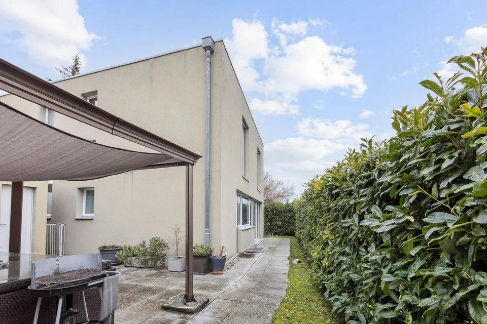 Schönes Einfamilienhaus mit großem Garten und Jacuzzi – Foto 13 von 13