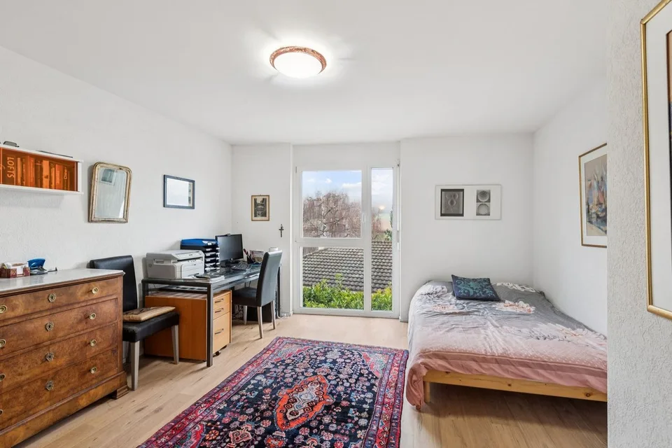 Schönes Einfamilienhaus mit großem Garten und Jacuzzi – Foto 9 von 13