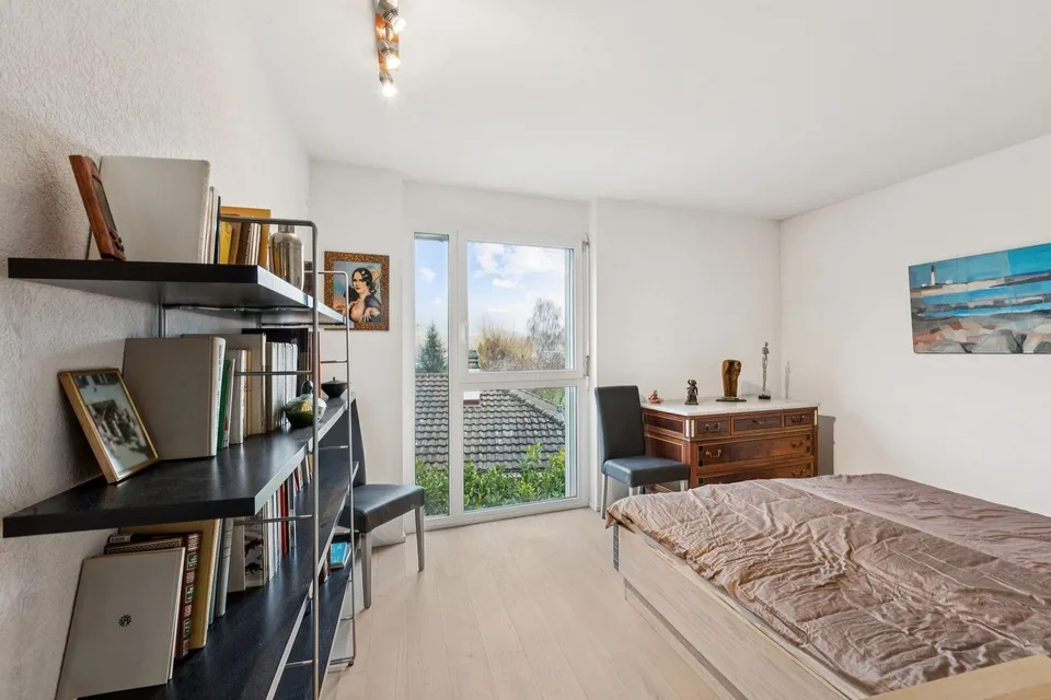 Schönes Einfamilienhaus mit großem Garten und Jacuzzi – Foto 7 von 13