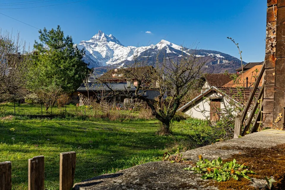 Haus im Dorfstil mit 3 Apartments