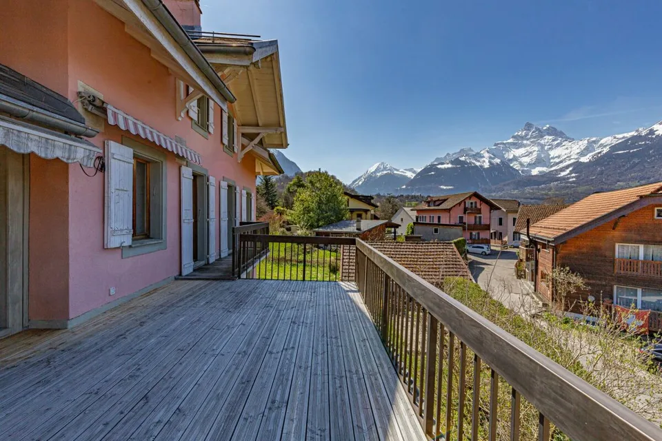 Maison villageoise avec 3 appartements, grand jardin privatif et vue sur Les Dents du Midi ! – photo 10 sur 17