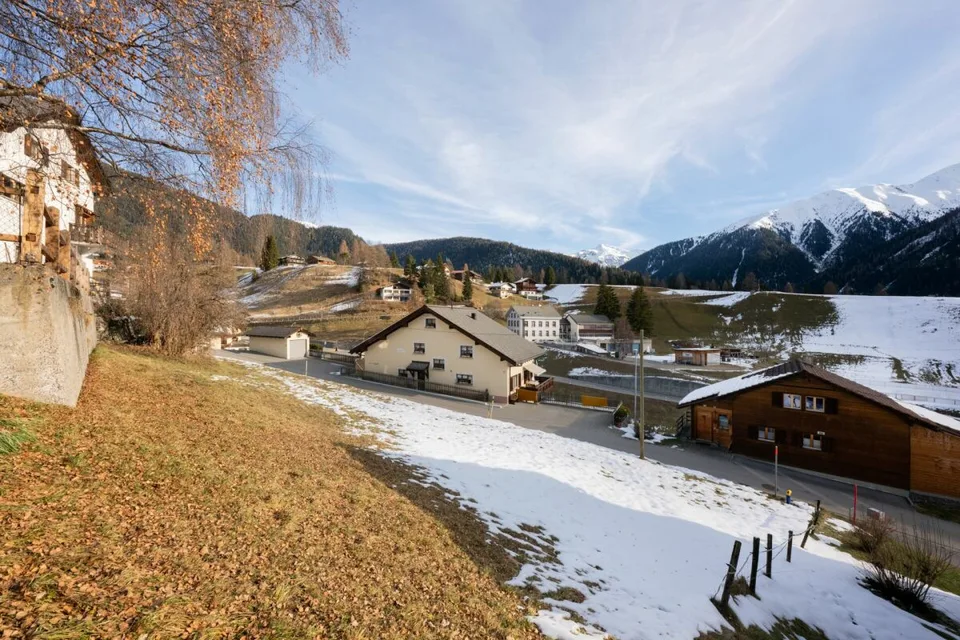 Terreno edificabile per prime abitazioni con fabbricato rustico