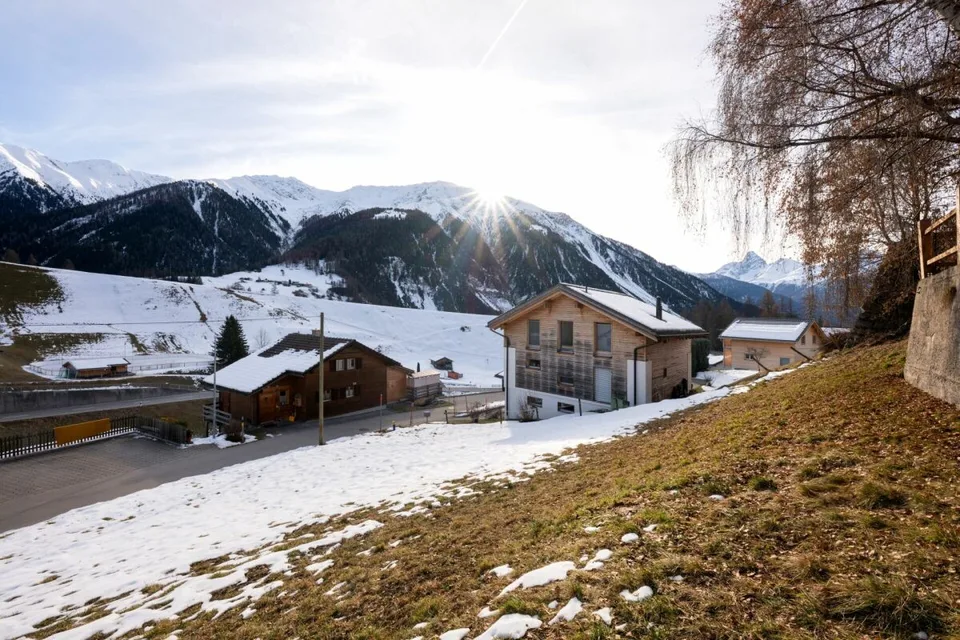 Terreno edificabile per prime abitazioni con fabbricato rustico