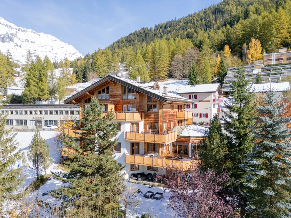 Casa multifamiliare con 11 appartamenti in una posizione ottimale a Leukerbad