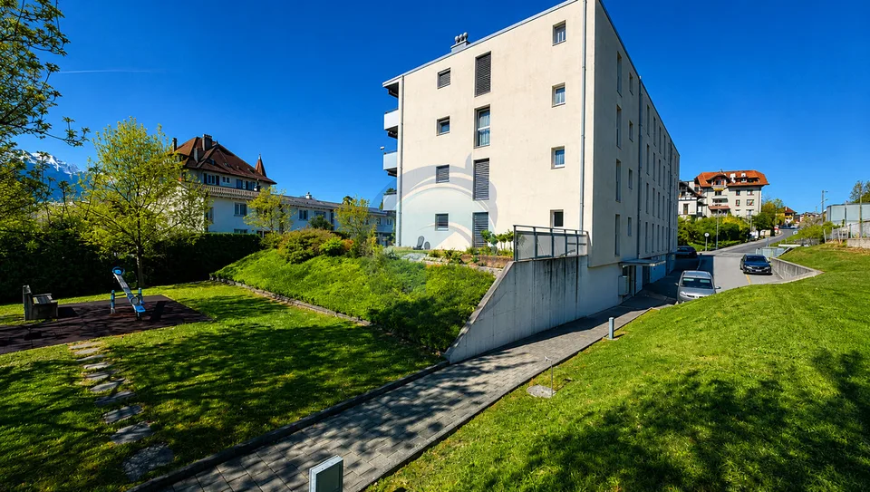 SCHÖNE ECKWOHNUNG MIT 3 ZIMMERN UND BALKON - NAHE DEM UFER DES SEES – Foto 11 von 13